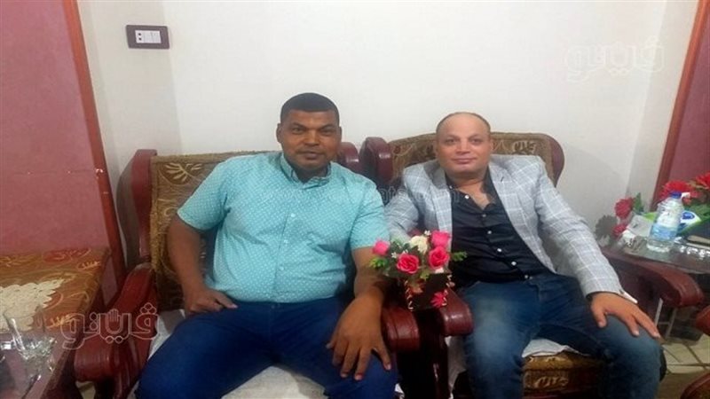 مراسل فيتو مع الموظف