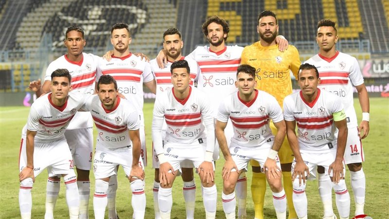 فريق الكرة بنادي