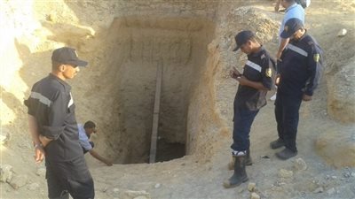 القبض على 5 أشخاص أثناء التنقيب عن الآثار بمنطقة ميدوم ببني سويف