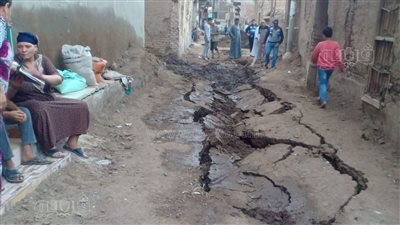 تسريب مياه يتسبب في هبوط أرضي على مسافة 200 متر بالمنوفية