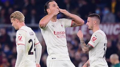 إبراهيموفيتش يقود ميلان للفوز على روما 1/2 في الدوري الإيطالي