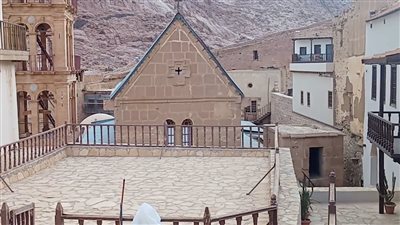 السياحة توقع عقود الترويج لمدينة سانت كاترين وموقع التجلي الأعظم