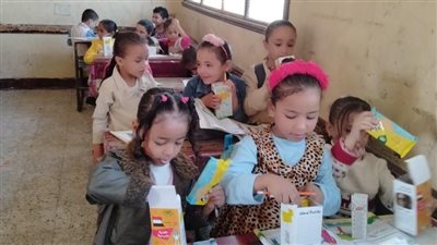 يستفيد منها 493 ألف تلميذ.. بدء توزيع وجبات التغذية المدرسية ببني سويف | صور