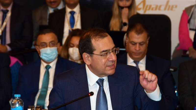 وزير البترول خلال