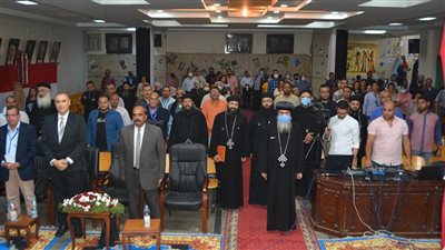 الأنبا مكاريوس يترأس ملتقى بحثي بعنوان 