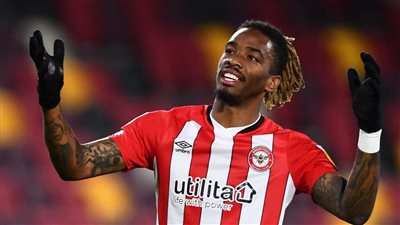 مهاجم برينتفورد: أرغب في الانضمام لـ ليفربول