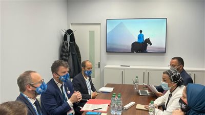 وزيرة البيئة تلتقي بطل العمل المناخي وفريق عمله