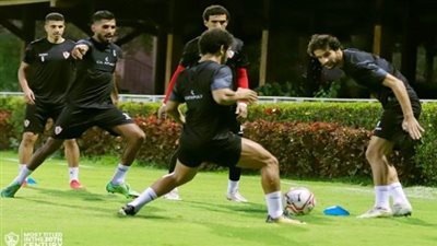 تألق عبد الشافي وحازم وأوناجم في التقسيمة بمران الزمالك