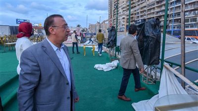 محافظ الإسكندرية يرصد عددًا من المخالفات بإحدى الأندية بطريق الكورنيش