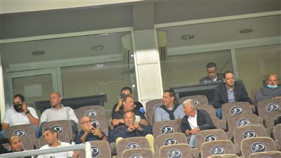 فينجادا وجهاز المنتخب يتابعان مباراة المحلة والشرقية للدخان | صور 