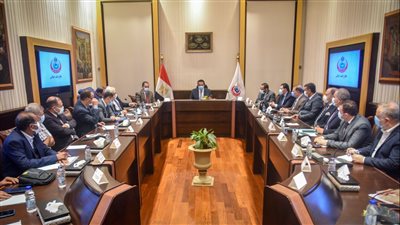 الصحة: بحث آلية زيادة أعداد الفرق الطبية بالحجر الصحي