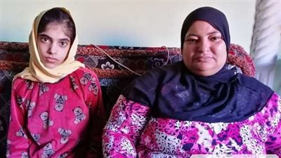 مأساة هزت مصر.. ماذا قال جيران المتهم بحبس طفلته مكبلة بالجنازير بمنزل مهجور 3 سنوات | فيديو