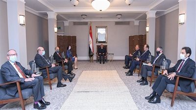 السيسي: مهتمون بتطوير التعليم والبحث العلمي والارتقاء بالقطاع الطبي