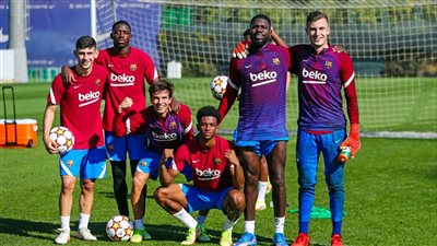 لاعبان من المغرب يشاركان في مران برشلونة تحت قيادة تشافي