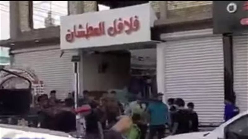 تحطيم مطعم فلافل
