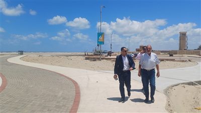 رئيس جهاز دمياط الجديدة يتفقد مشروعات الطرق بالمدينة