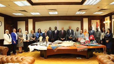 رئيس جهاز تنمية المشروعات يبحث التعاون مع وزير التمويلات والاقتصاد الاجتماعي بالسنغال