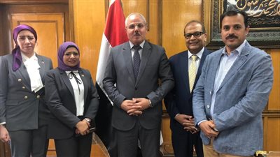 جامعة قناة السويس تستقبل وفدا من الإدارة المركزية لشئون الوافدين (صور)