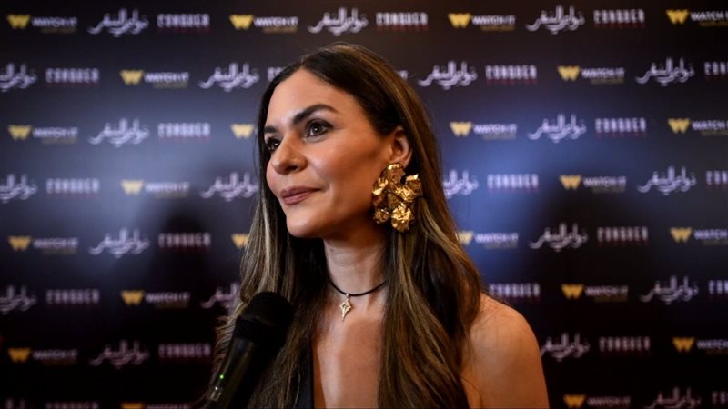 الفنانة نادين، فيتو