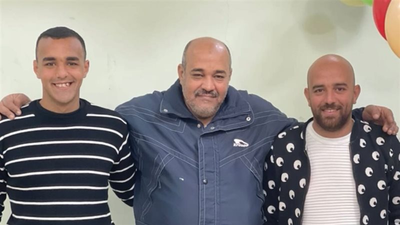 سيد نيمار وبجانبه