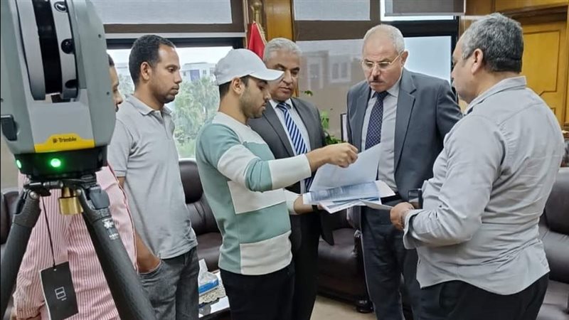 رئيس جامعة القناة