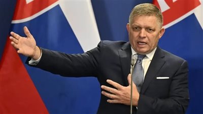 نقل رئيس الوزراء السلوفاكي إلى المستشفى بعد إصابته بطلق ناري (فيديو)