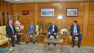 رئيس جامعة أسيوط: دعم مادي ولوجيستي للبرامج الأكاديمية بالكليات
