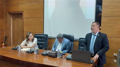 رئيس جامعة بنها يهنئ الفائزين في مسابقة الخطابة باللغة اليابانية