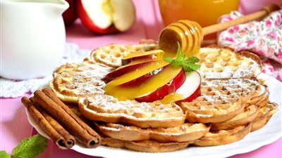 طريقة عمل وافل القرفة، فى المنزل بأقل التكاليف 