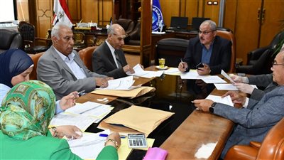 رئيس جامعة القناة يُعلن أسماء الفائزين في مسابقة 