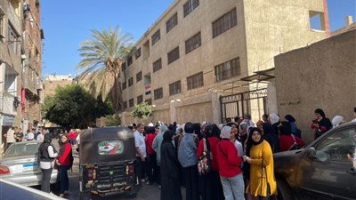 بدء امتحاني اللغة العربية والتربية الدينية لطلاب الشهادة الإعدادية بالقاهرة 