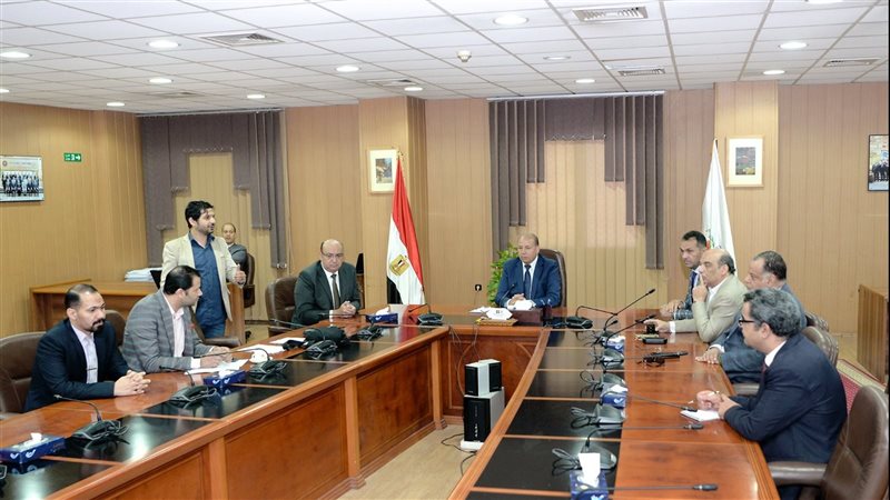 اجتماع بجامعة المنصورة