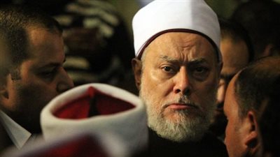 الانتقال من مكتب لآخر هجرة، علي جمعة: من ضيق عليه في وطنه عليه بتركه 