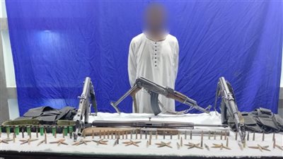 سقوط تاجر أسلحة نارية فى قنا بحوزته بنادق آلية وخرطوش وذخائر 