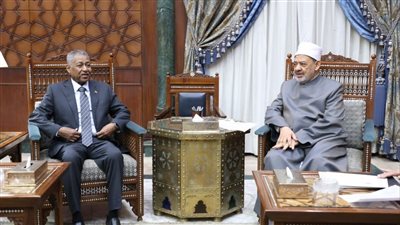توجيه عاجل من شيخ الأزهر بشأن أطباء الامتياز السودانيين 
