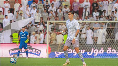 الدوري السعودي، التشكيل الرسمي لمباراة الطائي والفتح 