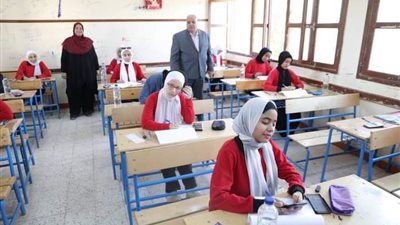 رؤساء مراكز الوادي الجديد بتفقدون سير امتحانات الشهادة الإعدادية (صور)