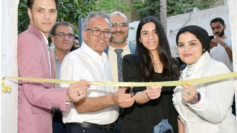 افتتاح معرض قابل