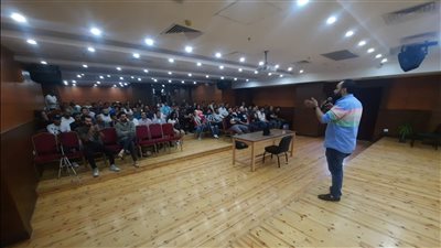 المخرج أحمد تمام يقدم ورشة بمهرجان الفيمتو آرت للأفلام القصيرة (صور)