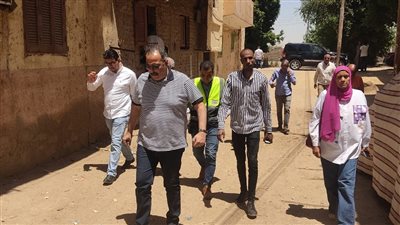 رئيس مياه الأقصر يتابع توصيل خدمة الصرف الصحي للمناطق المحرومة في أرمنت