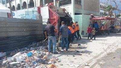 تجميع وترحيل 15 ألف طن نفايات من غزة 
