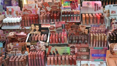 احذري الغش، أسعار مستحضرات التجميل الأصلية (فيديو وصور)