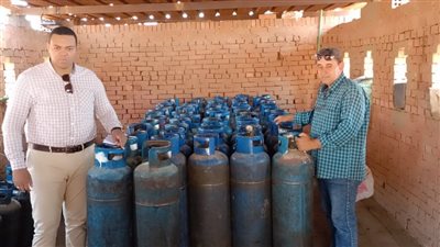 ضبط مستودع غاز تصرف في 4320 أسطوانة غاز بالبحيرة 