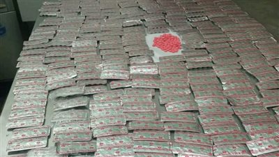  إحباط محاولة تهريب أقراص مخدرة في مطار القاهرة 