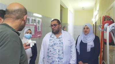  مدير إدارة المستشفيات بالشرقية يتفقد سير العمل بمستشفى فاقوس