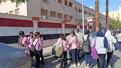 17 ألف طالب يؤدون امتحانات الشهادة الإعدادية باليوم الأول في الأقصر (بث مباشر)