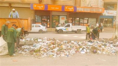  رفع المخلفات وتحسين حالة النظافة بمنطقة المنشية في الجيزة (صور)