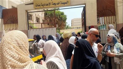 تباين آراء طلاب الإعدادية حول امتحان اللغة العربية بالدقهلية (فيديو وصور)