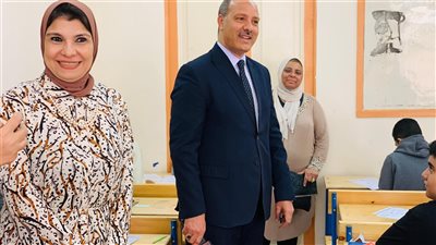 مدير تعليم الإسكندرية يتفقد امتحانات الإعدادية (صور)