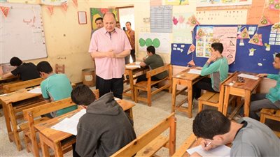 محافظة أسيوط: لم نتلق شكاوى في اليوم الأول لامتحانات الشهادة الإعدادية (صور) 